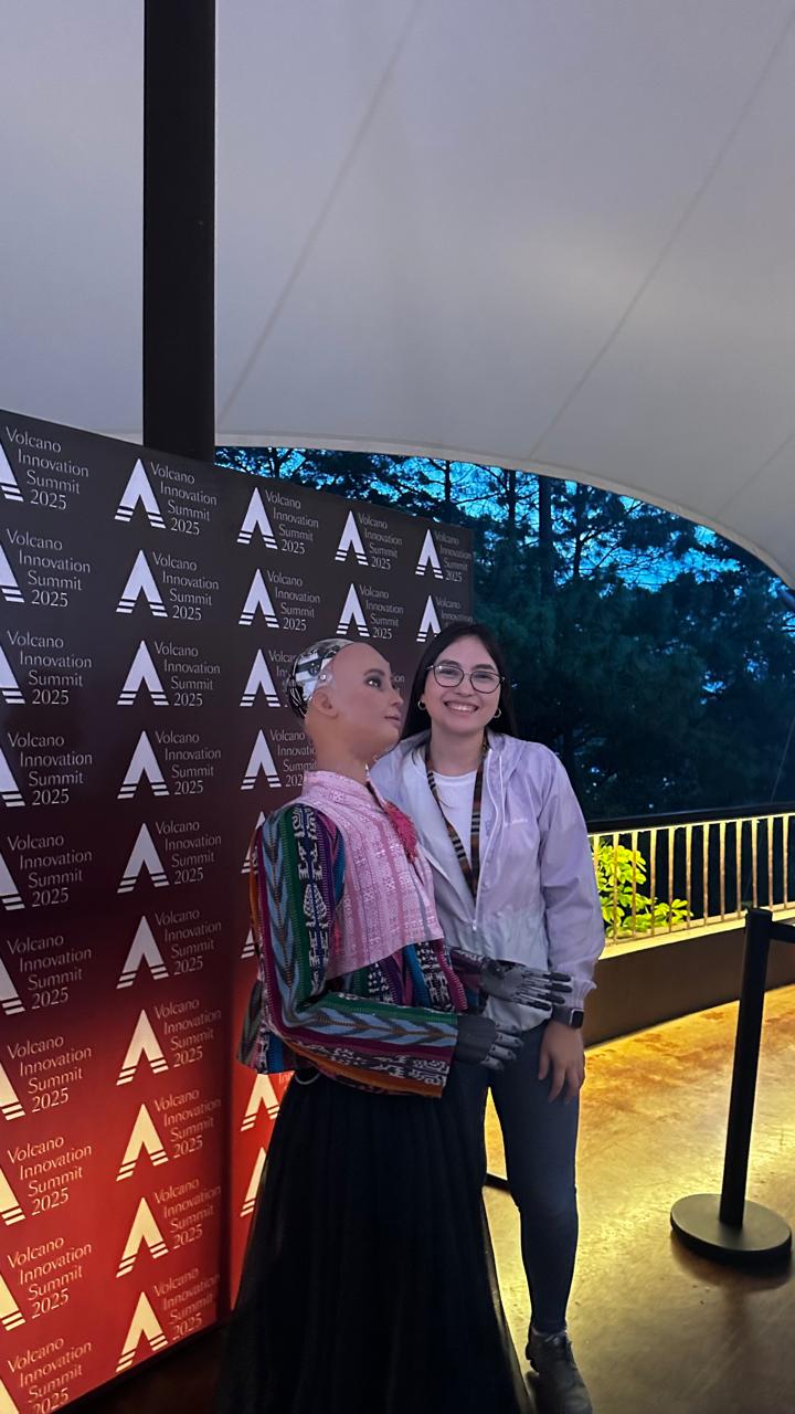Jaqueline participando en Volcano Summit